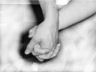 holding_hands-1423